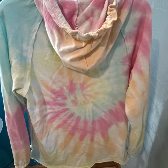 Coconut creek, trading company, sweatshirt, size medium - Picture 4 of 4